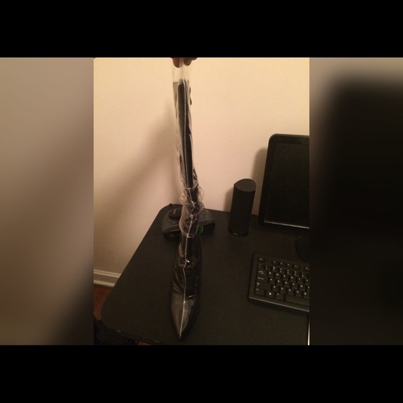 Boots - Picture 7 of 7